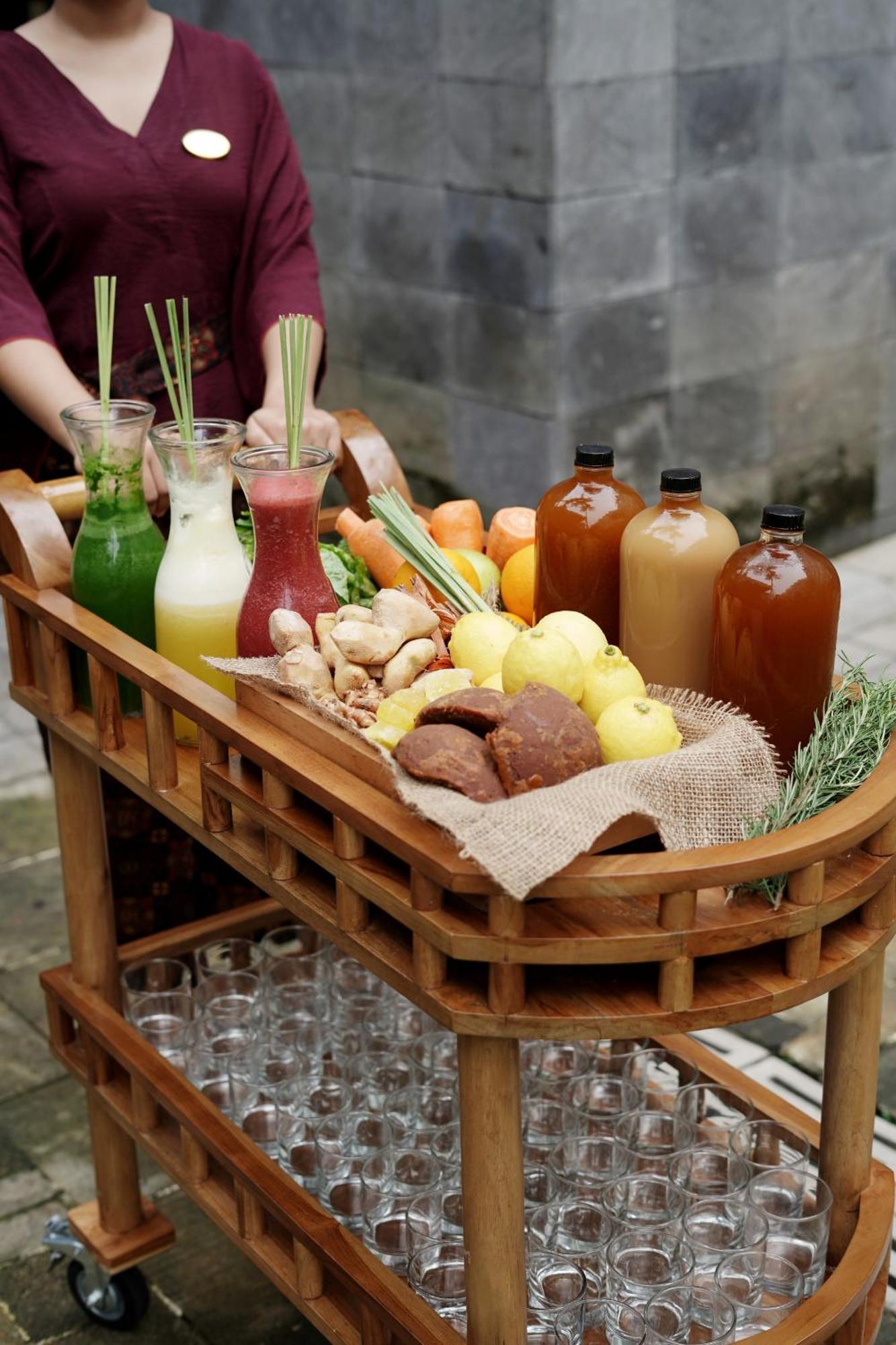 凯悦日惹酒店 斯勒曼 外观 照片 A selection of fruit and vegetable juices