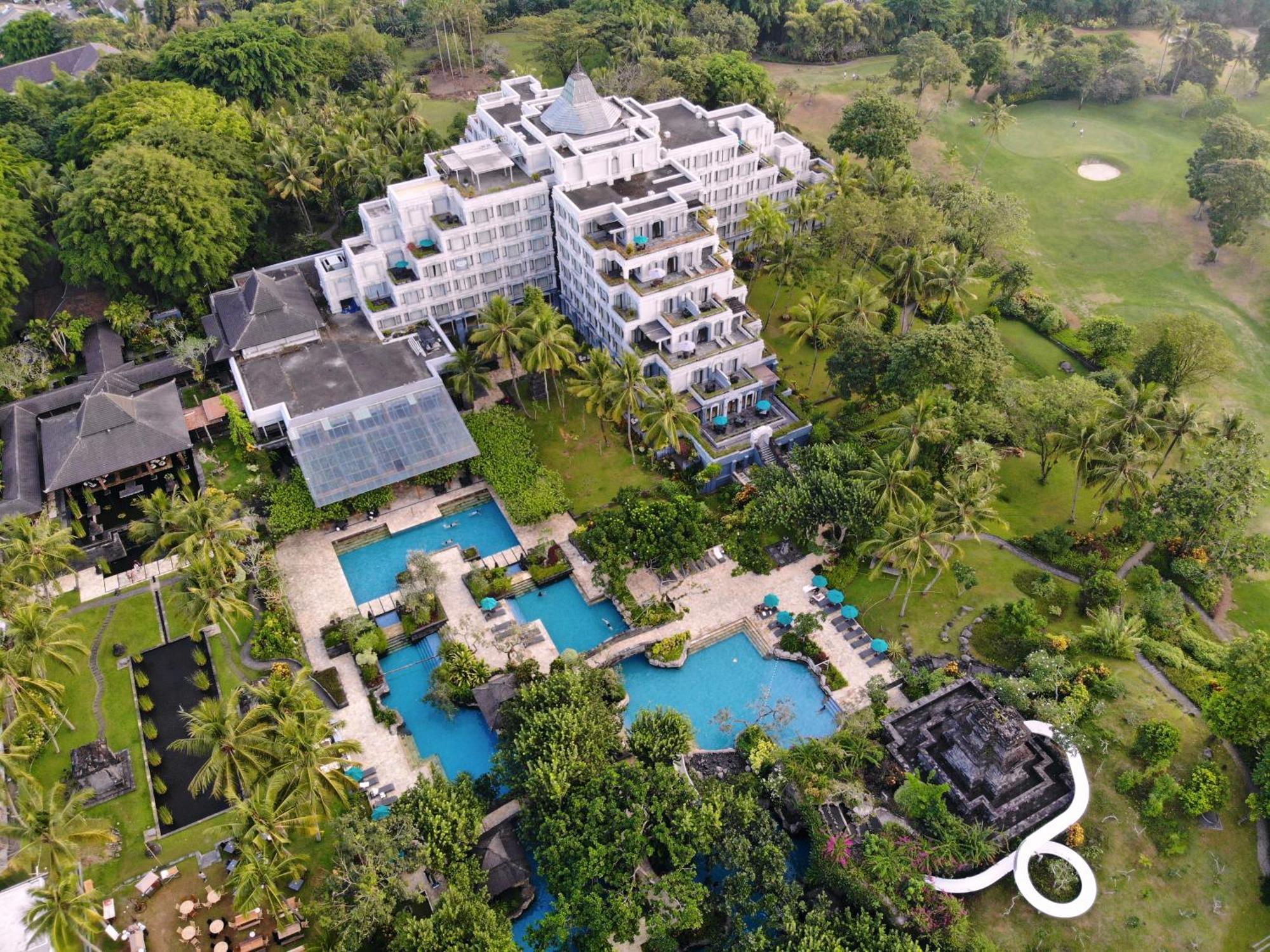 凯悦日惹酒店 斯勒曼 外观 照片 Aerial view of the hotel