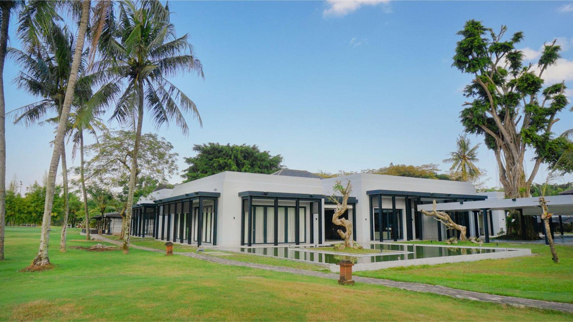 凯悦日惹酒店 斯勒曼 外观 照片 The new building of the National Museum of Natural History