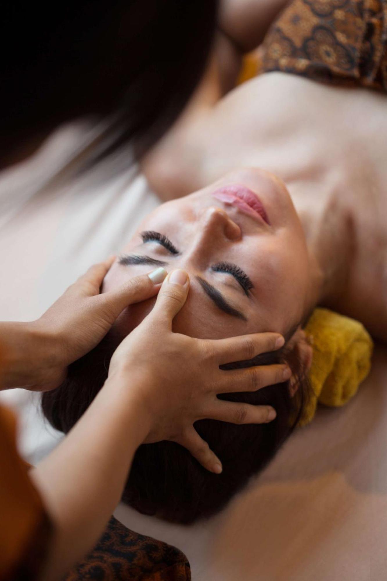 凯悦日惹酒店 斯勒曼 外观 照片 Facial massage