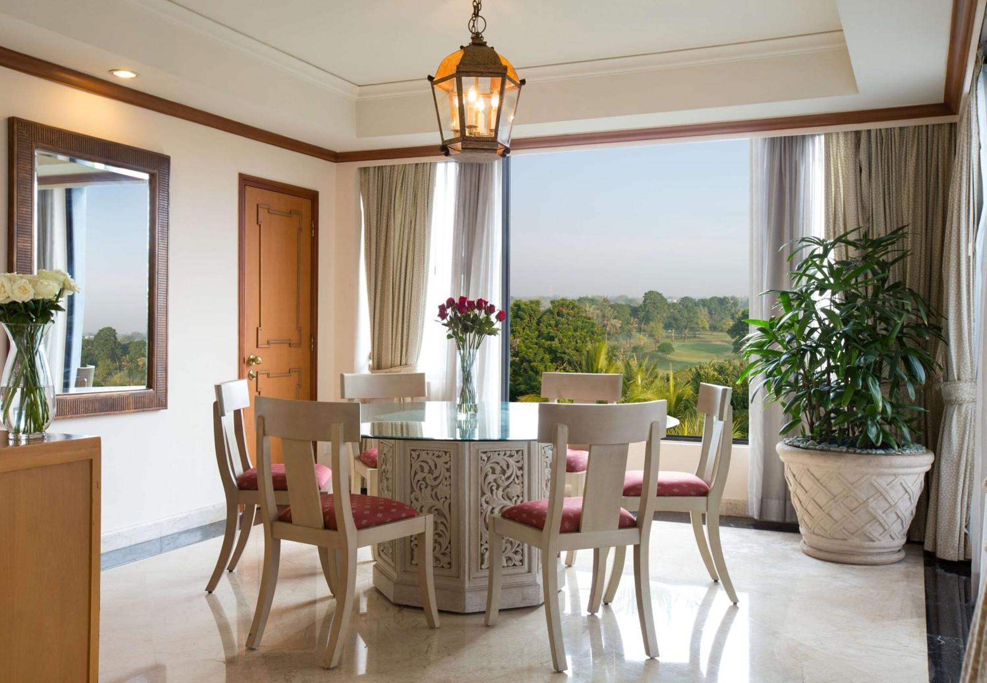 凯悦日惹酒店 斯勒曼 外观 照片 A dining room