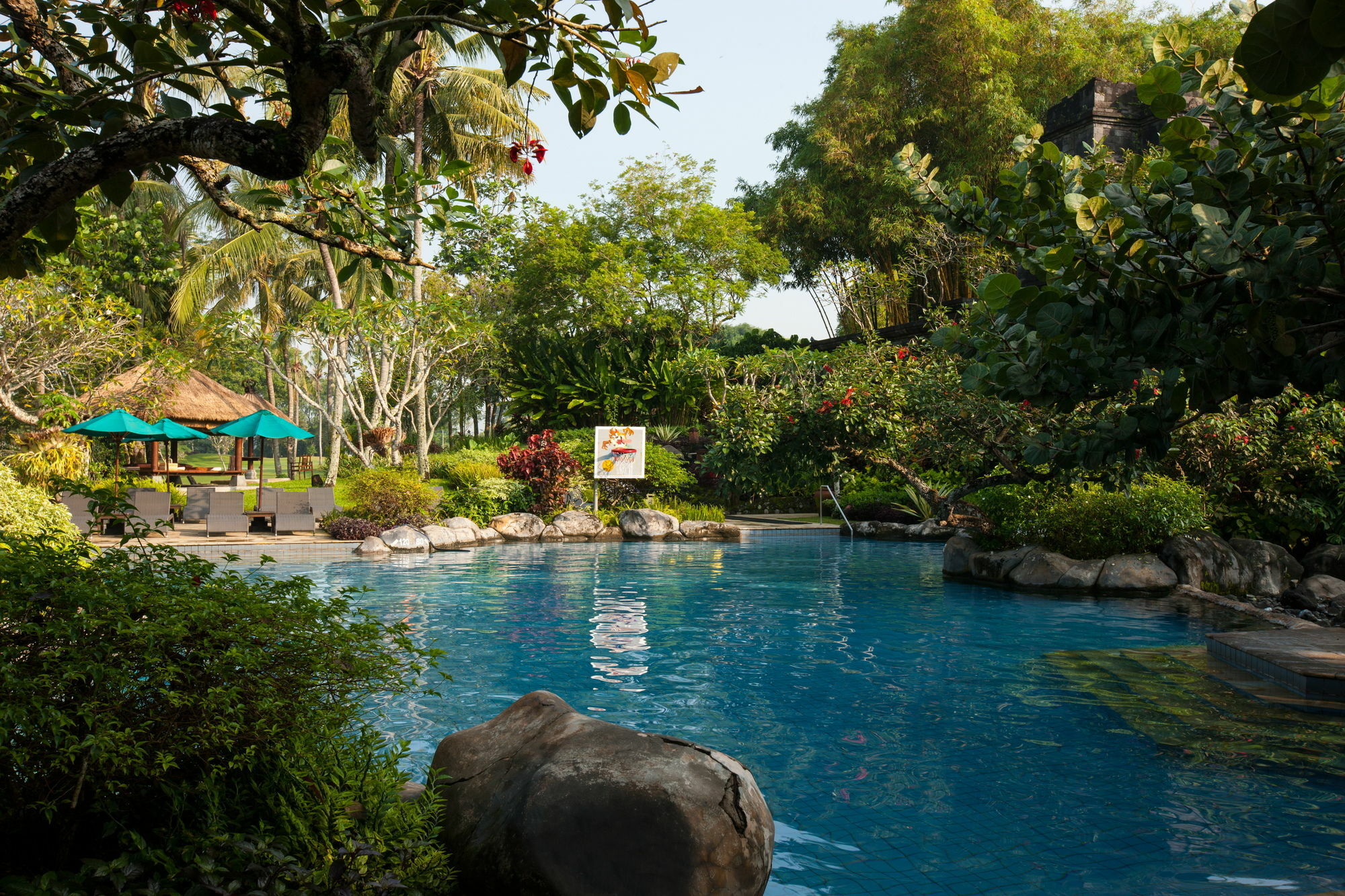 凯悦日惹酒店 斯勒曼 外观 照片 The pool at the resort